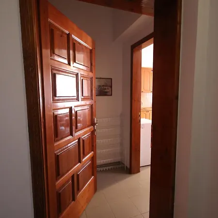 Viron Apartment Himarë