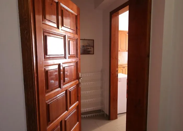 Viron Apartment Himare